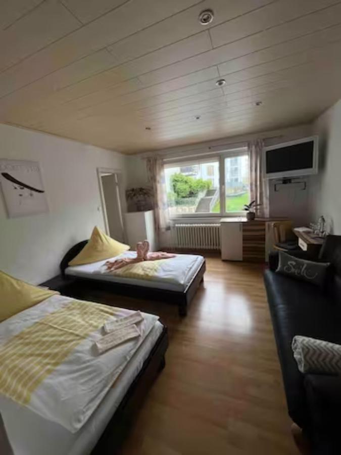 Zimmer In Koeln Buitenkant foto
