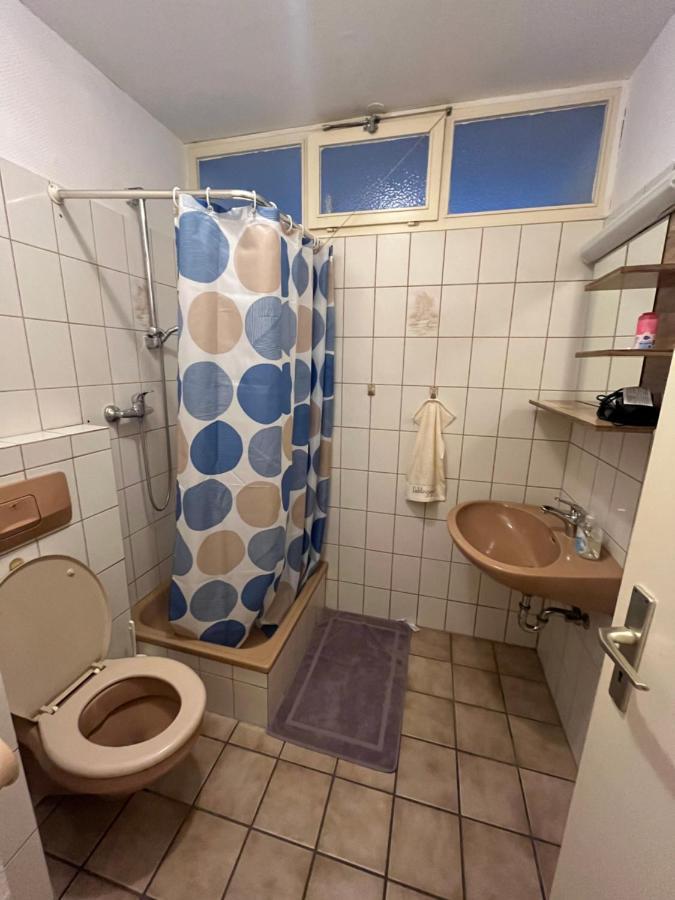 Zimmer In Koeln Buitenkant foto